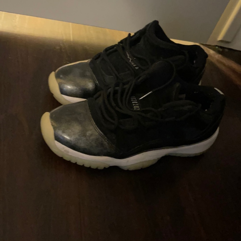 Jordan 11 low barons